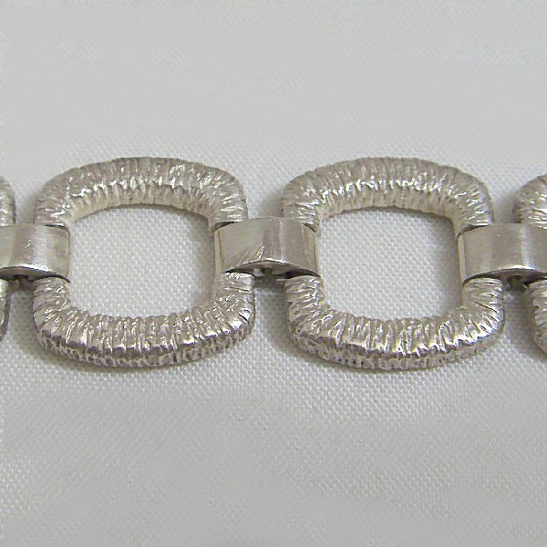 (b1264)Silver bracelet with square links.